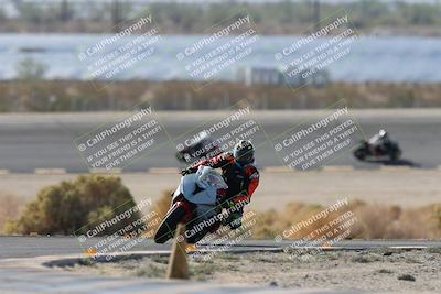 media/Nov-16-2025-Race Pace (Sun) [[8c5fa54630]]/Non Verified Riders (1st 20 Minutes)/1-Turn 14 (10am)/